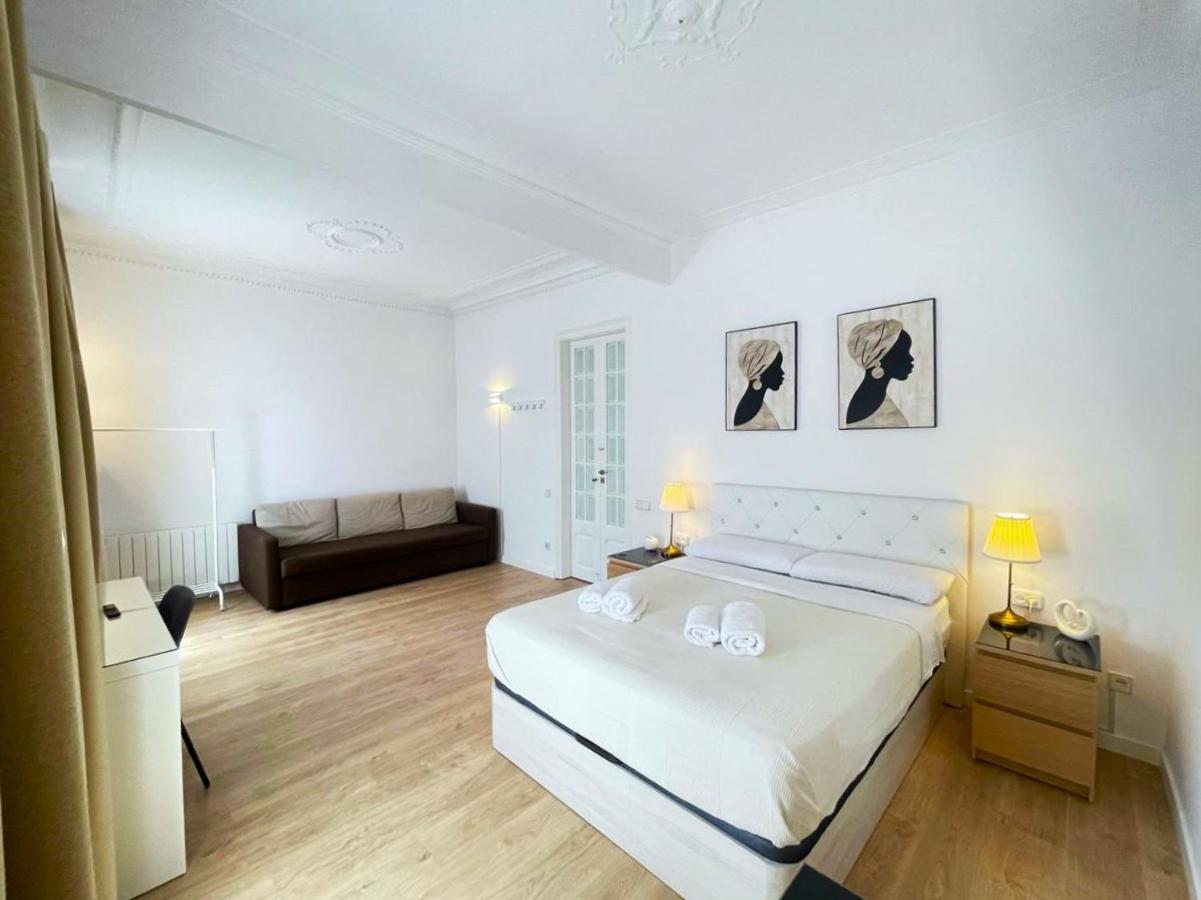 Flor Habitaciones Barcelona Eksteriør billede