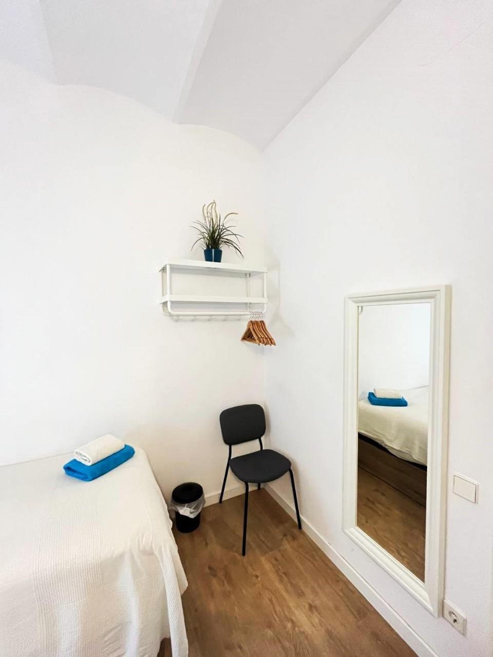 Flor Habitaciones Barcelona Eksteriør billede